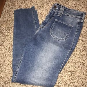 cropped hollister skinny jeans